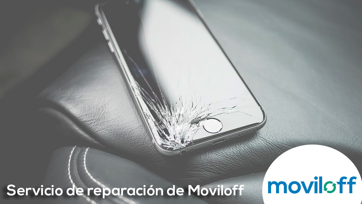servicio reparacion moviles smartphone pantalla rota movil sobre asiento de cuero